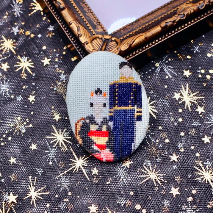 昭和時代 結婚記念写真 ブローチ クロスステッチ刺繍1枚目の画像